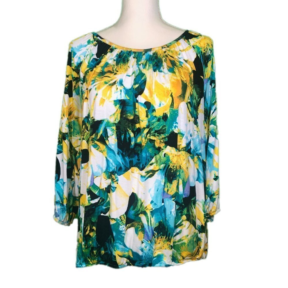 INVESTMENTS PETITE (PM)  Floral Blouse